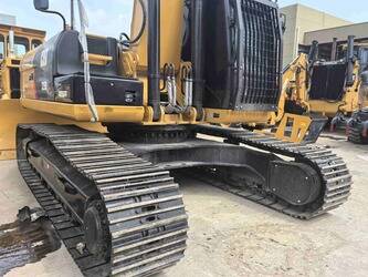 2023-caterpillar-325d-1449270-46943856