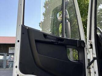 2017-iveco-eurocargo-140e250-1290769-46943891