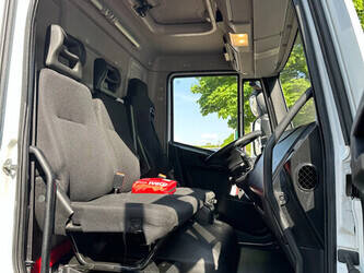 2017-iveco-eurocargo-140e250-1290769-46943900