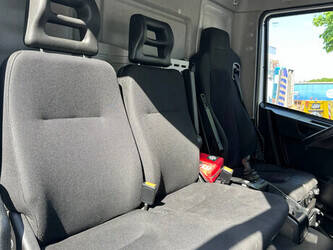 2017-iveco-eurocargo-140e250-1290769-46943902