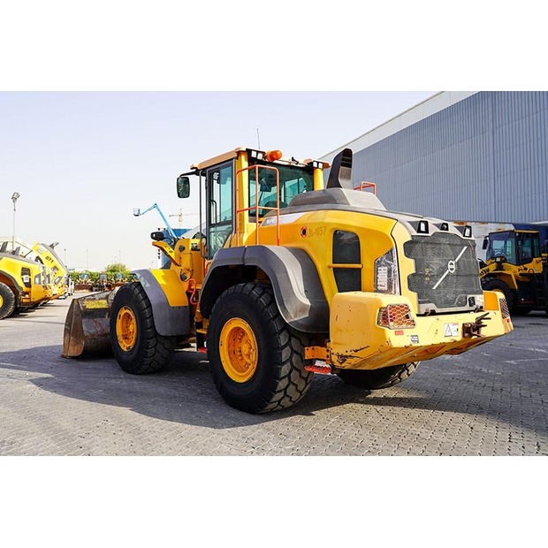 2017 فولفو L110H-46944090