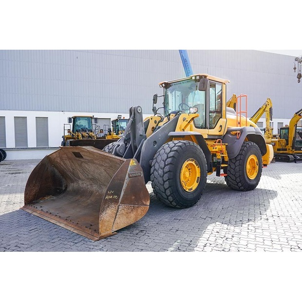 2017 فولفو L110H-46944092