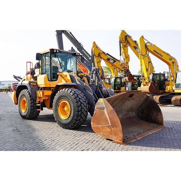 2017 فولفو L110H-46944093