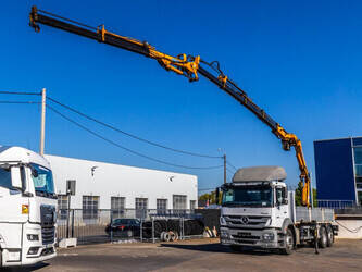 2011-mercedes-benz-axor-2529-1290783-46944393