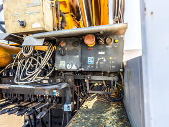 2011-mercedes-benz-axor-2529-1290783-46944397