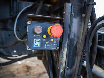 2011-mercedes-benz-axor-2529-1290783-46944400