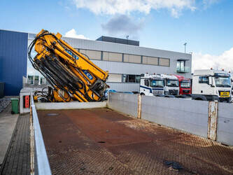 2011-mercedes-benz-axor-2529-1290783-46944406