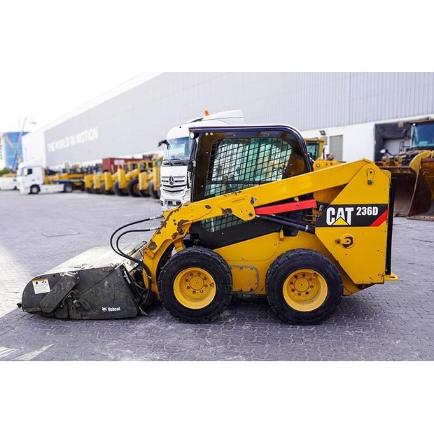2015 Caterpillar 236D-46944779