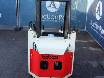 bobcat-310-1449345-46945620