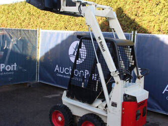 bobcat-310-1449345-46945638