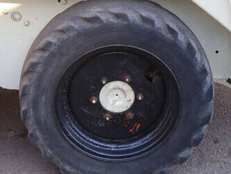 bobcat-533-1449346-46945652