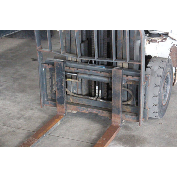 2016 UNICARRIERS P1D1A18LQ-46945889