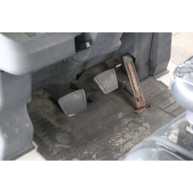 2016 UNICARRIERS P1D1A18LQ-46945902