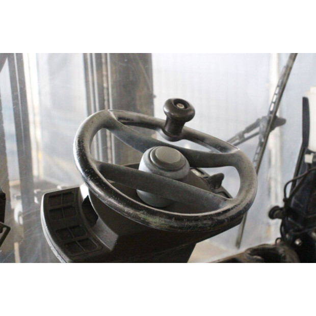 2015 يال GLP16VX-46946078