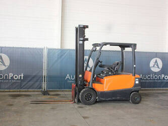 صورة ل رافعات شوكية 2010 هايستر J3.0XN-861 للبيع في الإمارات العربيّة المتّحدة