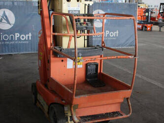 2015-jlg-toucan-8e-1449365-46946180