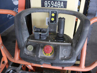 2015-jlg-toucan-8e-1449365-46946185