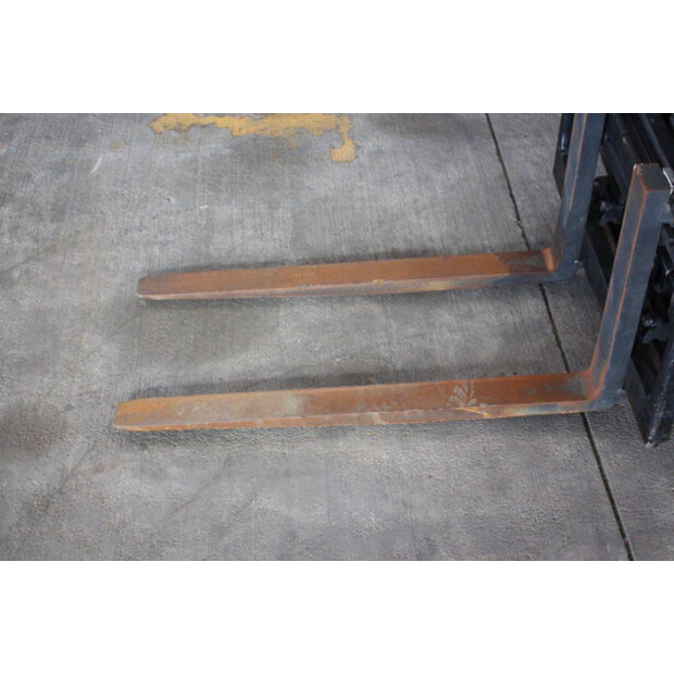 2010 هايستر J1.6 XN-46946364