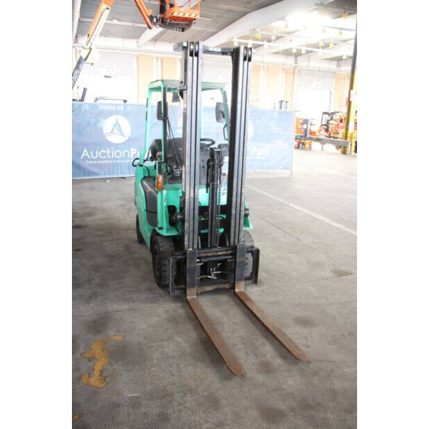 2013 ميتسوبيشي FG18NT-46946419