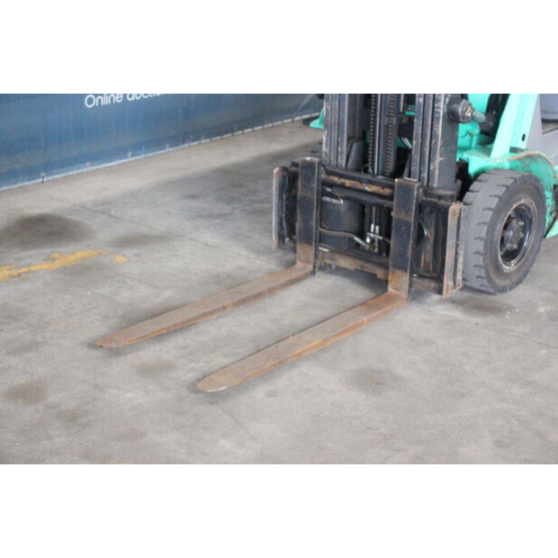 2013 ميتسوبيشي FG18NT-46946422