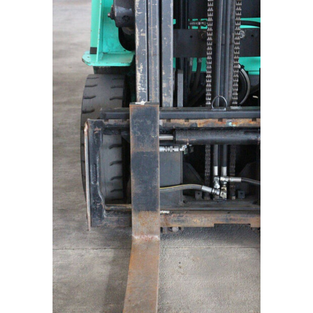 2013 ميتسوبيشي FG18NT-46946424