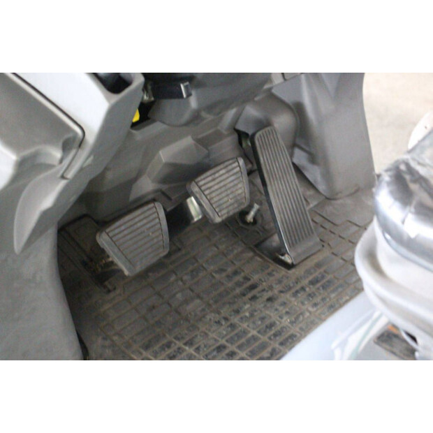 2013 MITSUBISHI FG18NT-46946468