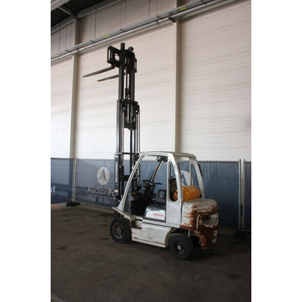 2014 نيسان U1D2A25LQ-46946566