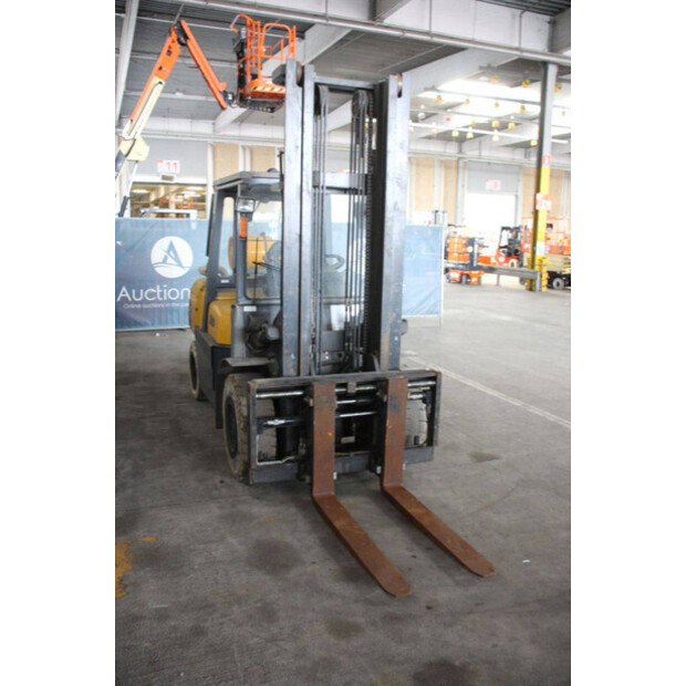 2013 تي سي ام FG50T9-46946573