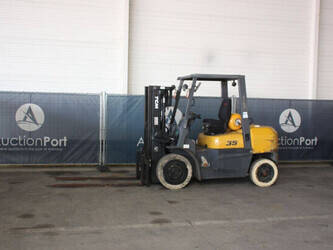 صورة ل رافعات شوكية 2012 تي سي ام FG35T9