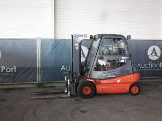 صورة ل رافعات 2007 ليندي E25/02