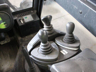 2007-linde-e25-02-1449381-46946684