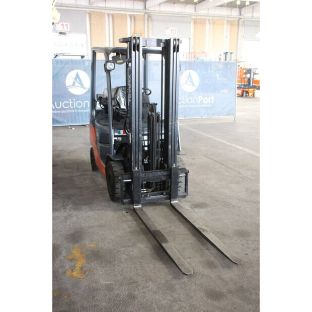 2017 تويوتا 02-8FGF15-46946823