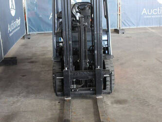 2017-toyota-02-8fgf15-1449386-46946824