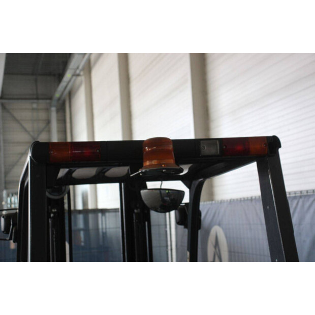 2017 تويوتا 02-8FGF15-46946834