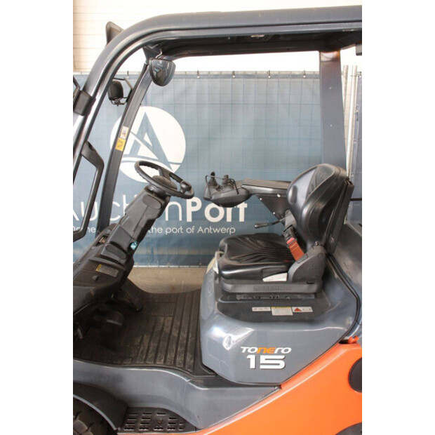 2017 تويوتا 02-8FGF15-46946838