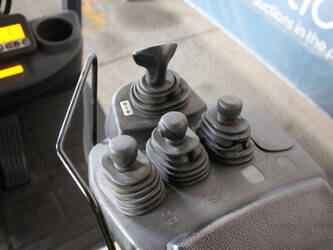 2017-toyota-02-8fgf15-1449386-46946843