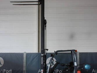 2017-toyota-02-8fgf15-1449386-46946847