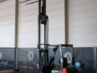 2017-toyota-02-8fgf15-1449386-46946848