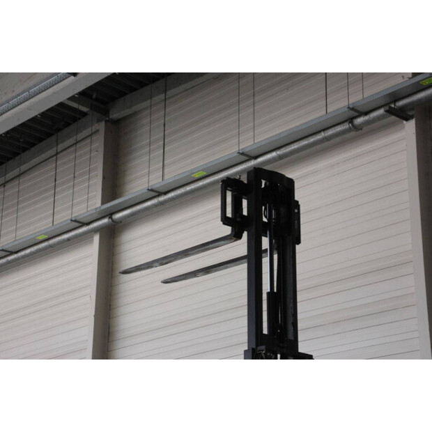 2017 تويوتا 02-8FGF15-46946849