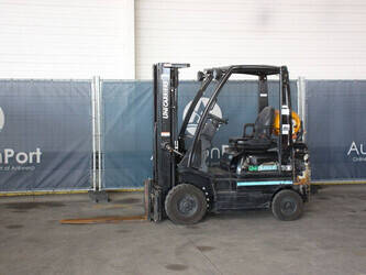 صورة ل رافعات شوكية 2016 يونيكاريرز P1D1A18LQ للبيع في اليابان