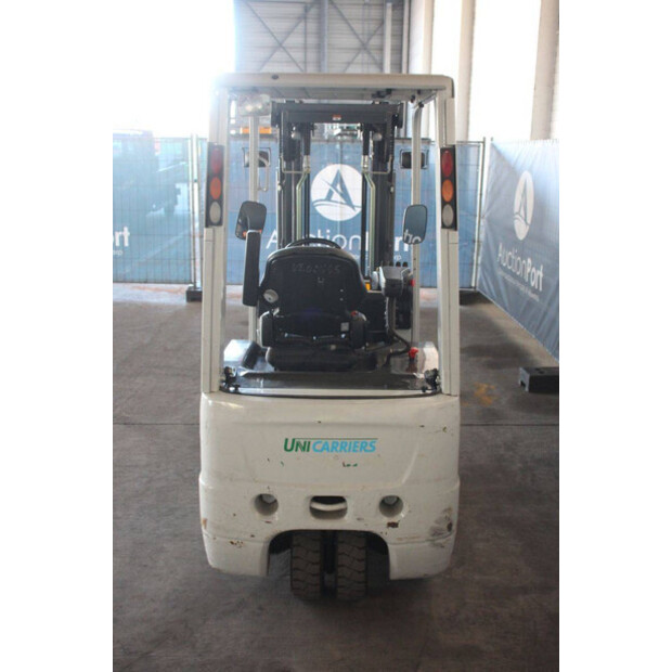 2015 UNICARRIERS AG1N1L18Q-46946918
