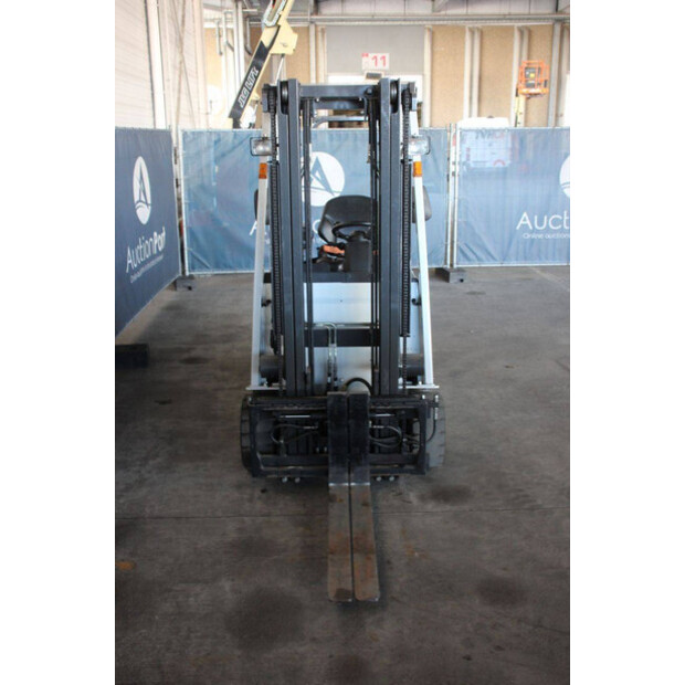 2015 UNICARRIERS AG1N1L18Q-46946921