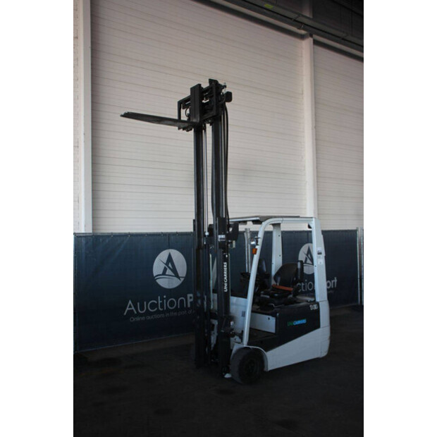 2015 UNICARRIERS AG1N1L18Q-46946941