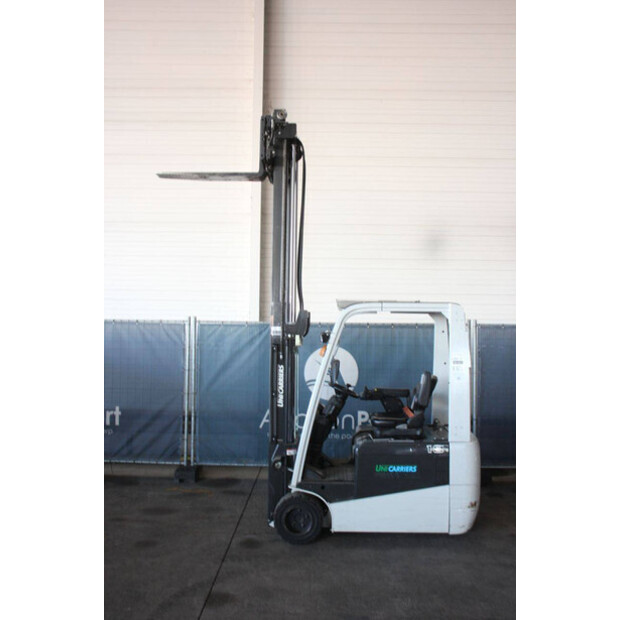 2015 UNICARRIERS AG1N1L18Q-46946942