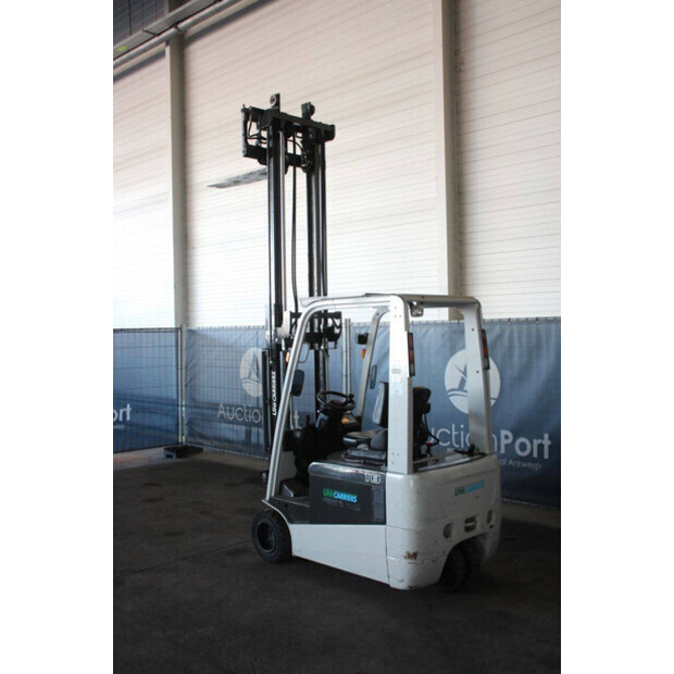 2015 UNICARRIERS AG1N1L18Q-46946943