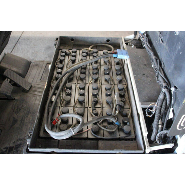 2016 UNICARRIERS A1N1L15Q-46946961