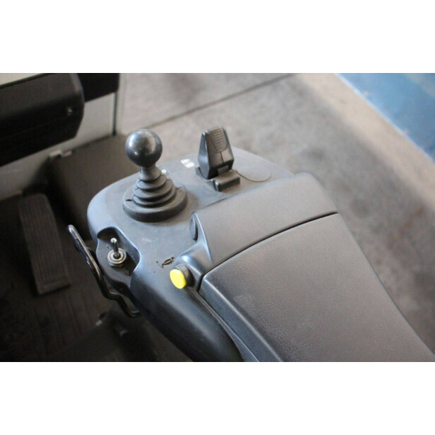 2016 UNICARRIERS A1N1L15Q-46946968