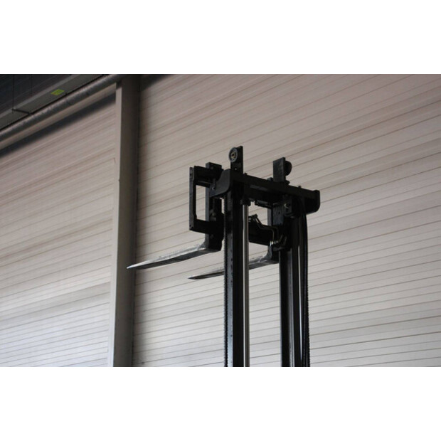 2016 UNICARRIERS A1N1L15Q-46946973