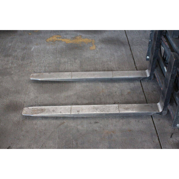 2016 UNICARRIERS AG1N1L18Q-46946985