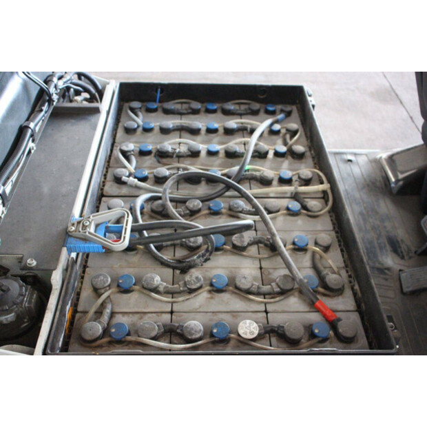 2016 UNICARRIERS AG1N1L18Q-46946991